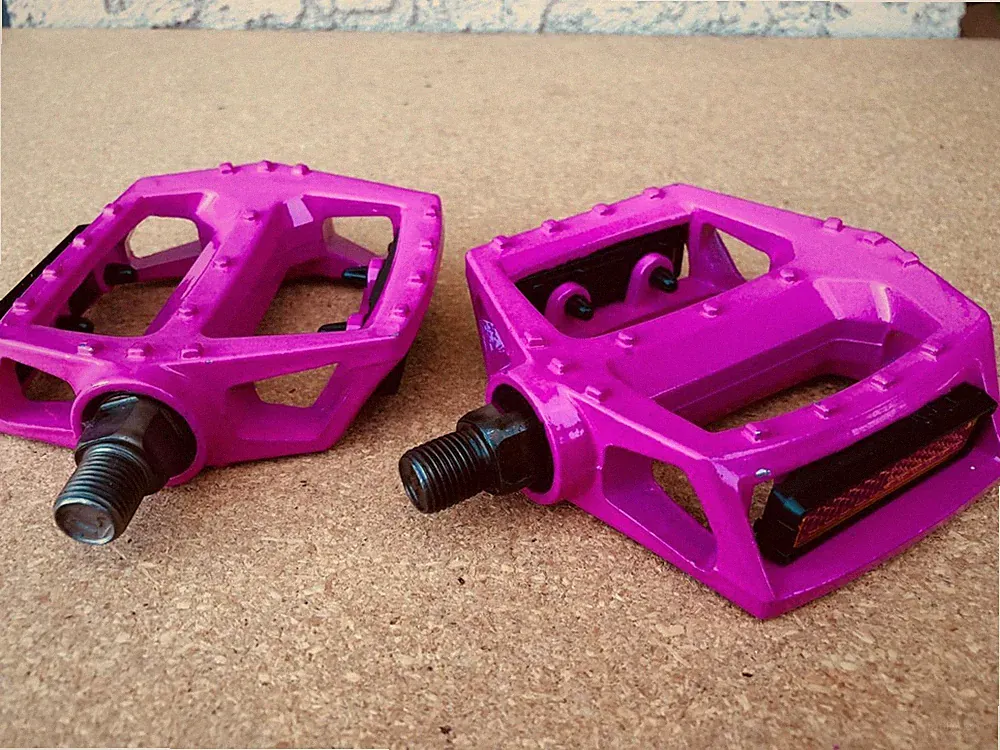 HOT PINK 9/16" ALLOY BICYCLE PEDALS BMX BIKE BEACH CRUISER MTB ROAD BICYCLES